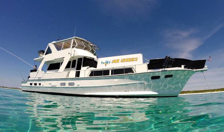 72ft flagship private power yacht Cruiser Yacht,  Playa del Carmen Luxury Yacht Charter, Riviera Maya Yacht Charters, Riviera Maya Boat Rentals Sportfishing, Tulum, Puerto Aventuras