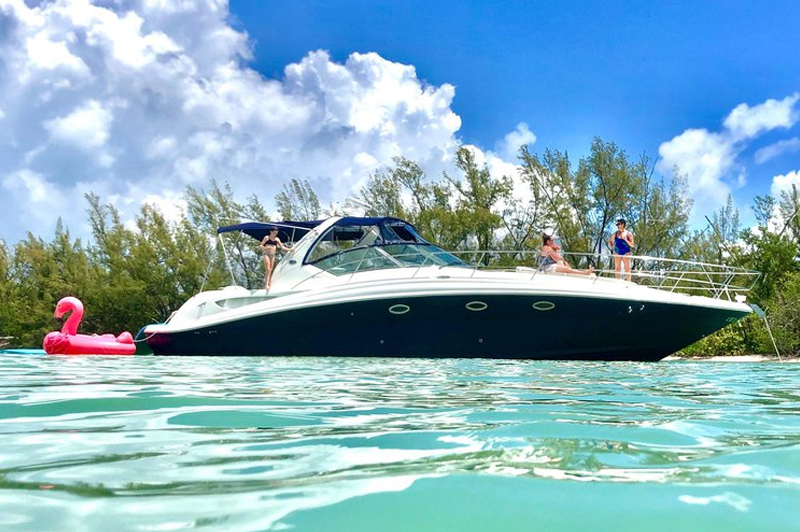 34' Bayliner Sea Ray Boat in the Aruba for rental