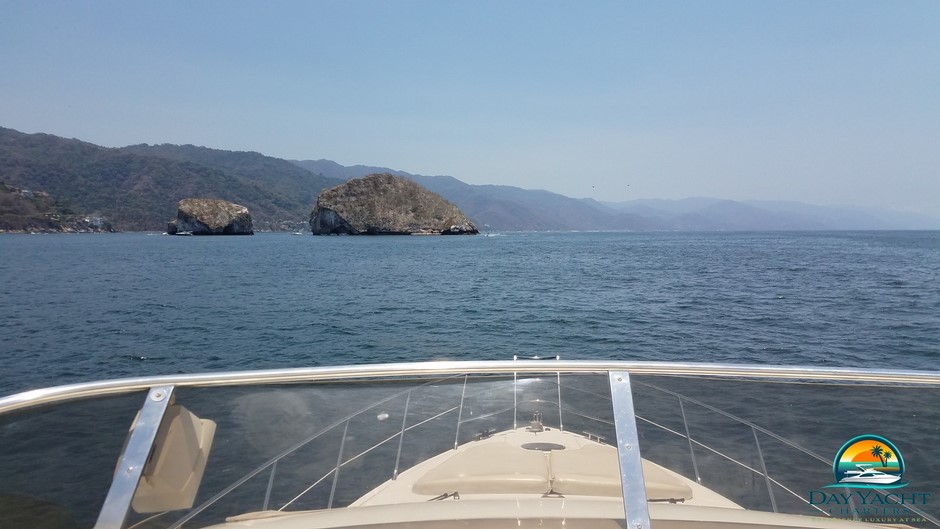 Luxury Yachts Puerto Vallarta, Puerto Vallarta Yacht Charters, Puerto Vallarta Luxury Yacht Charter, Yacht charters Puerto Vallarta Mexico, Hire a boat in Puerto Vallarta Mexico, wedding yachts in Puerto Vallarta, snorkeling